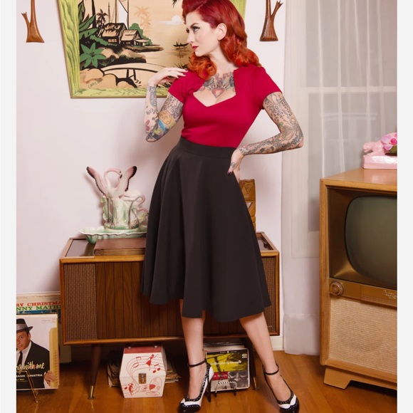 Black Circle Skirt - Picture 2 of 6